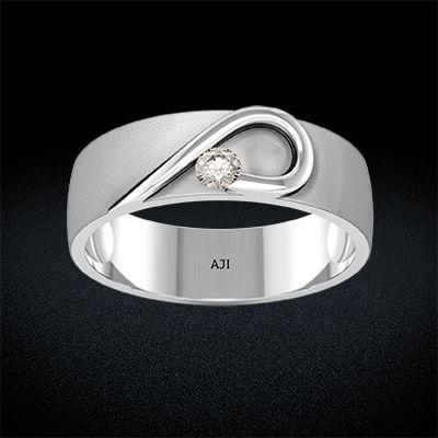 Gleaming Bandy Platinum Ring alternate view 2