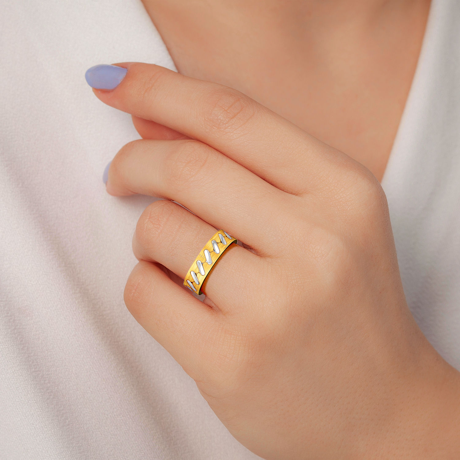 Slant Sequence Gold Ring image