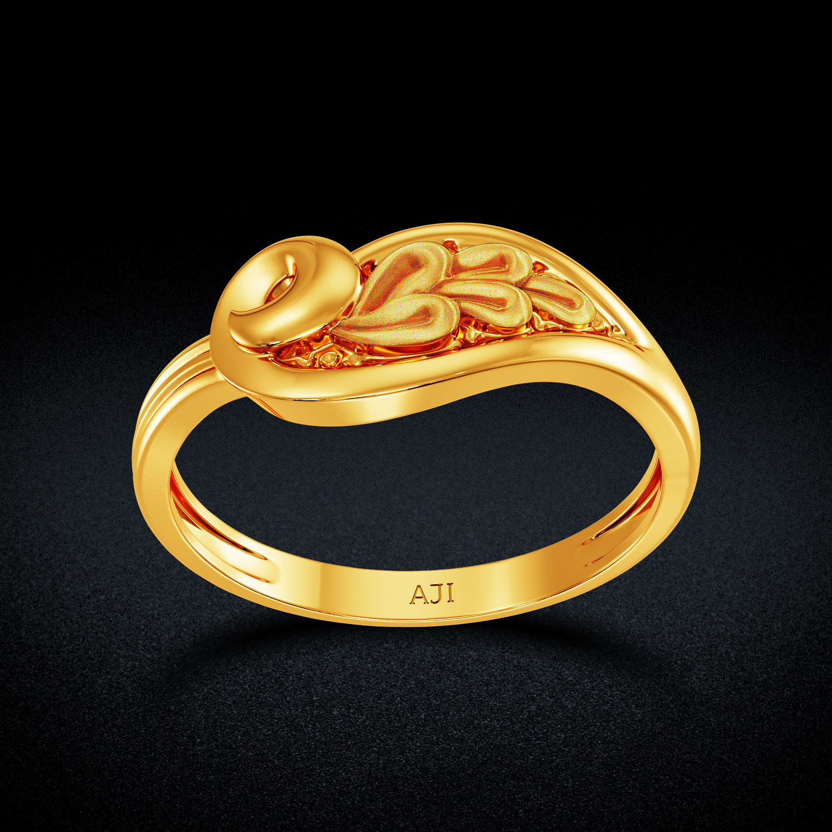 Exquisite Gold Ring image