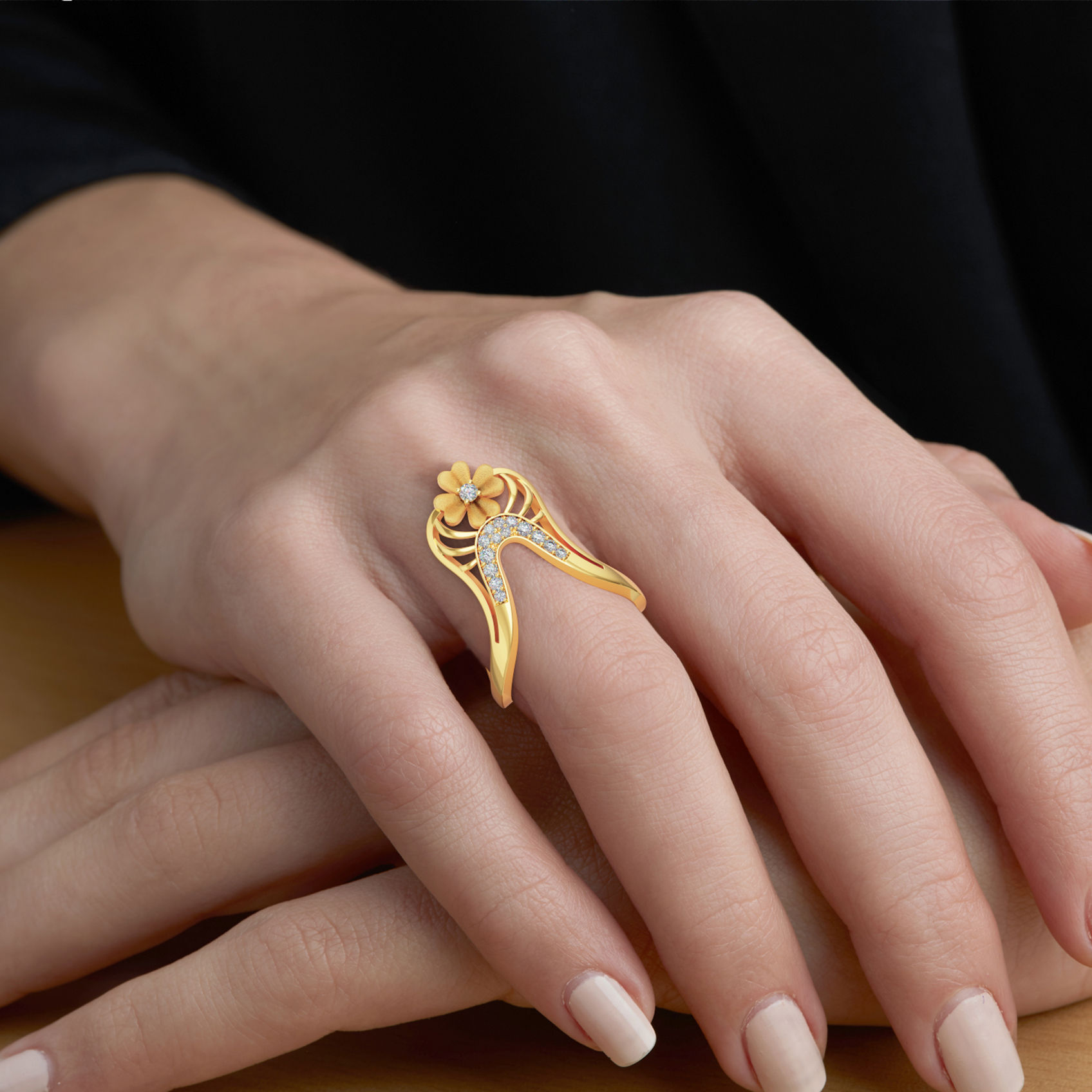 Gold Floral Vanki Ring image