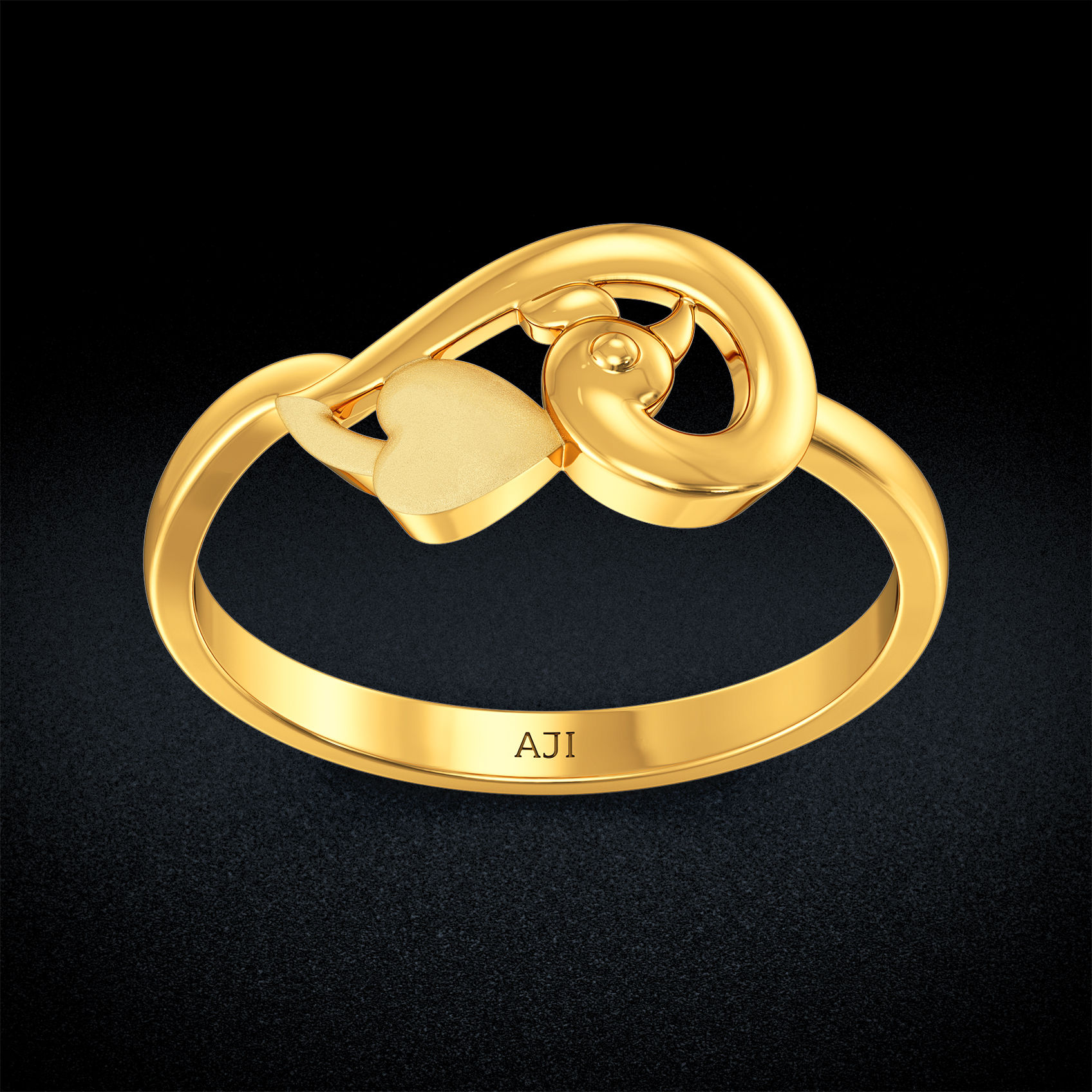 Enticing Gold Ring image
