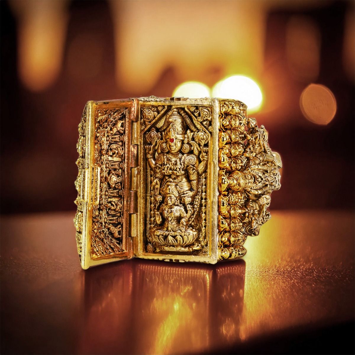 Glorious Vishnu Swaroop Gold Ring image