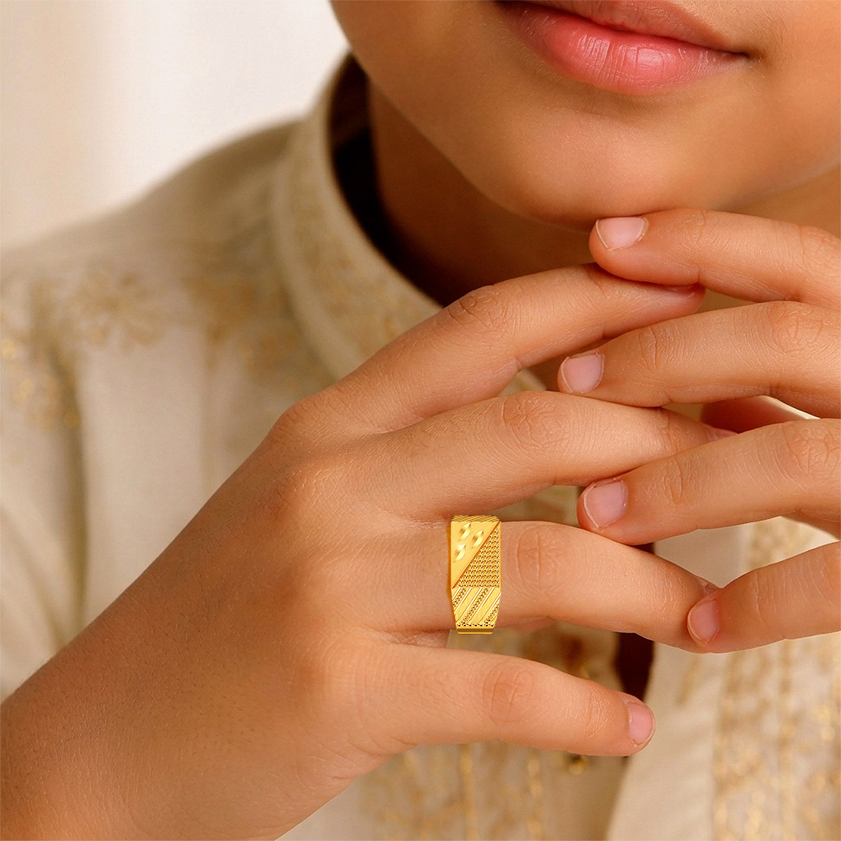 Leaf Edge Gold Kids Ring image