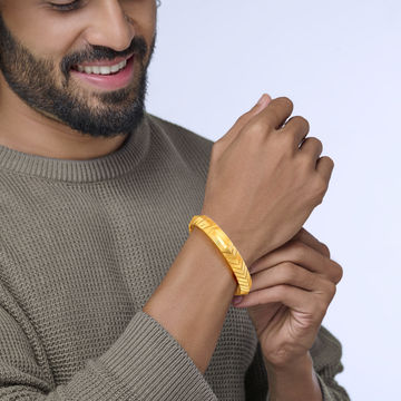 Shop Latest Daily Wear Jewellery Designs Joyalukkas