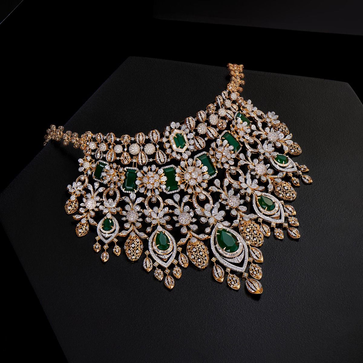 Joyalukkas diamond necklace designs with price discount