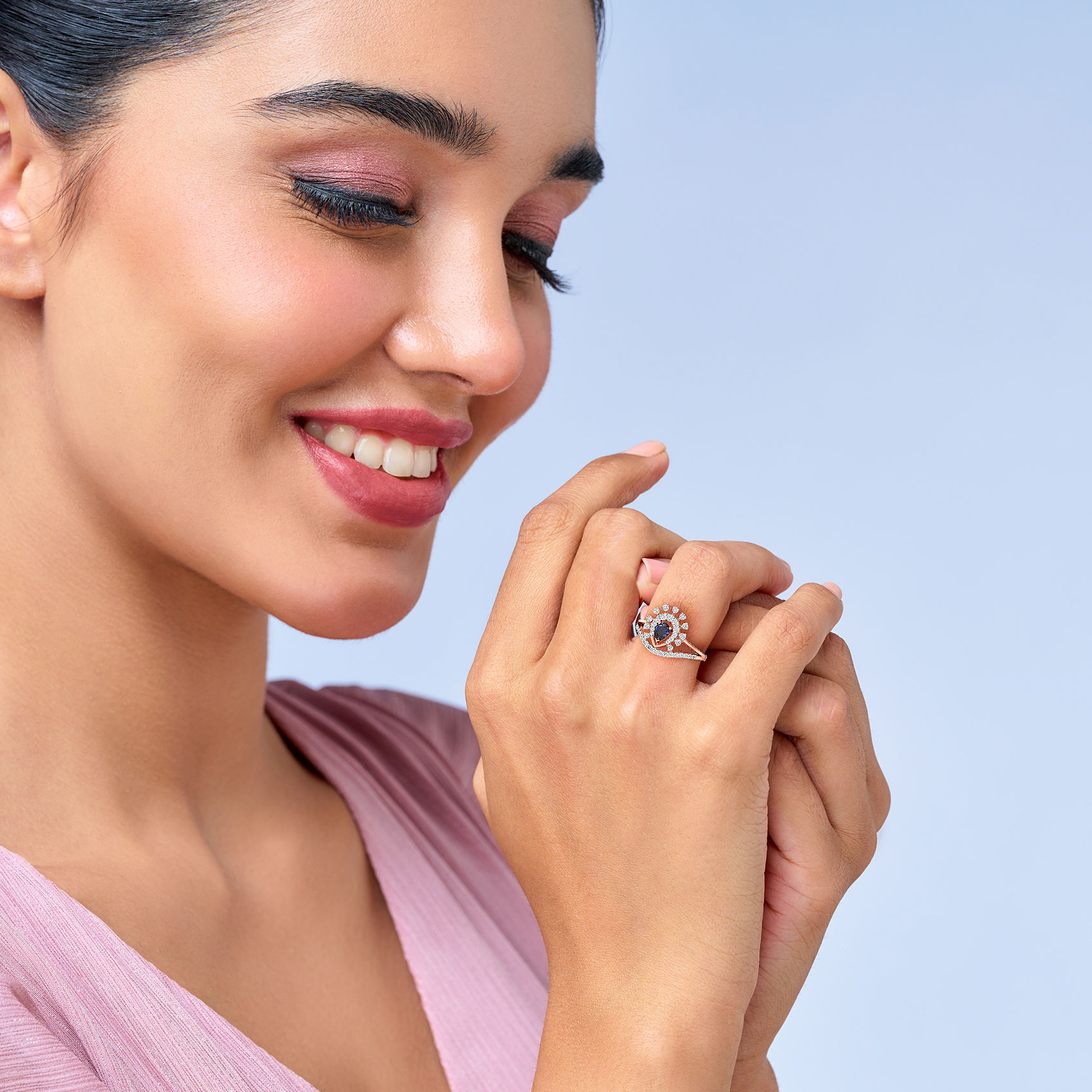Timeless Glamor Bluestone Rosegold Diamond Ring image