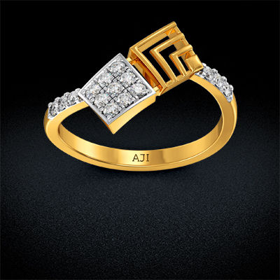 Quadrant Diamond  Women Ring alternate view 2