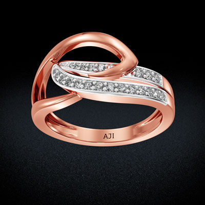 Lustrous Women Diamond Ring alternate view 2
