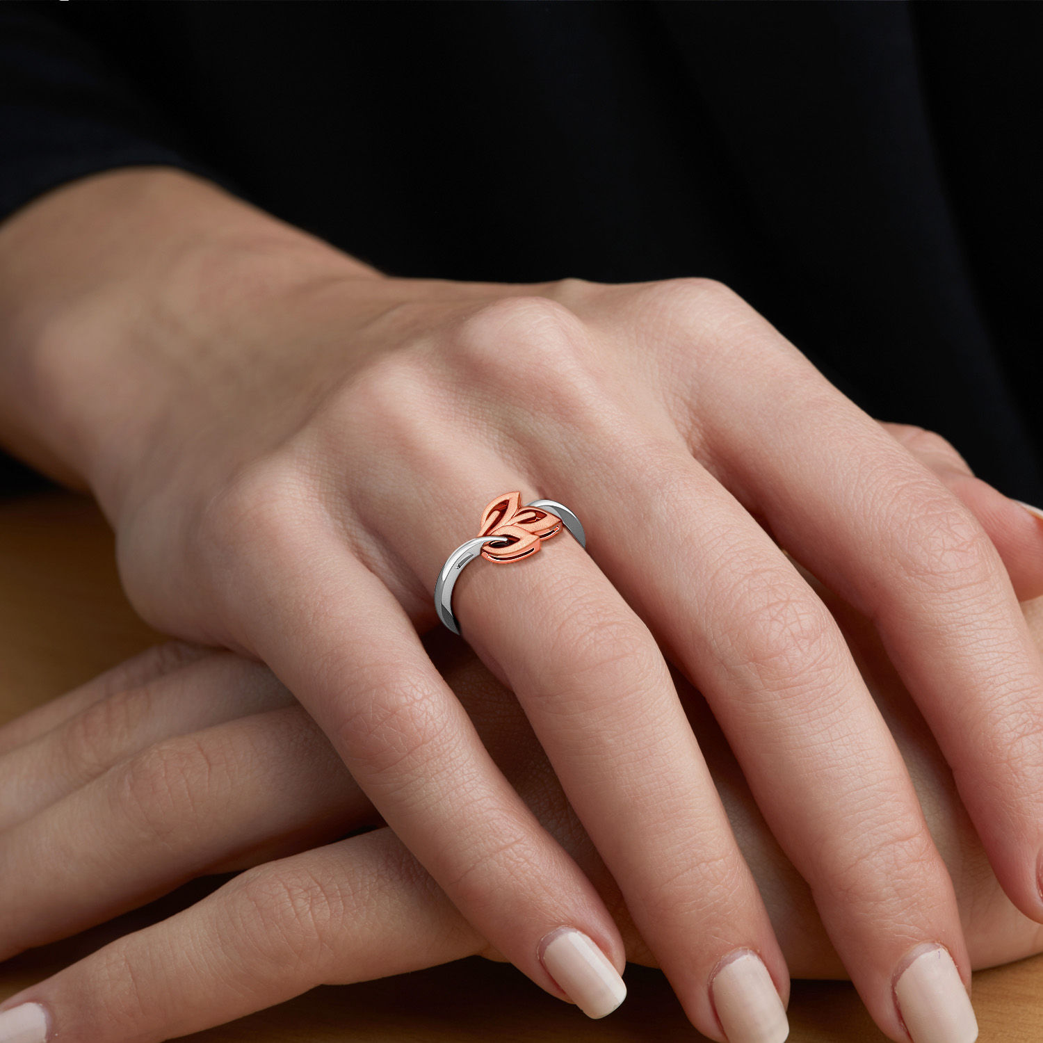 Mesmerizing Leaf Platinum Ring image