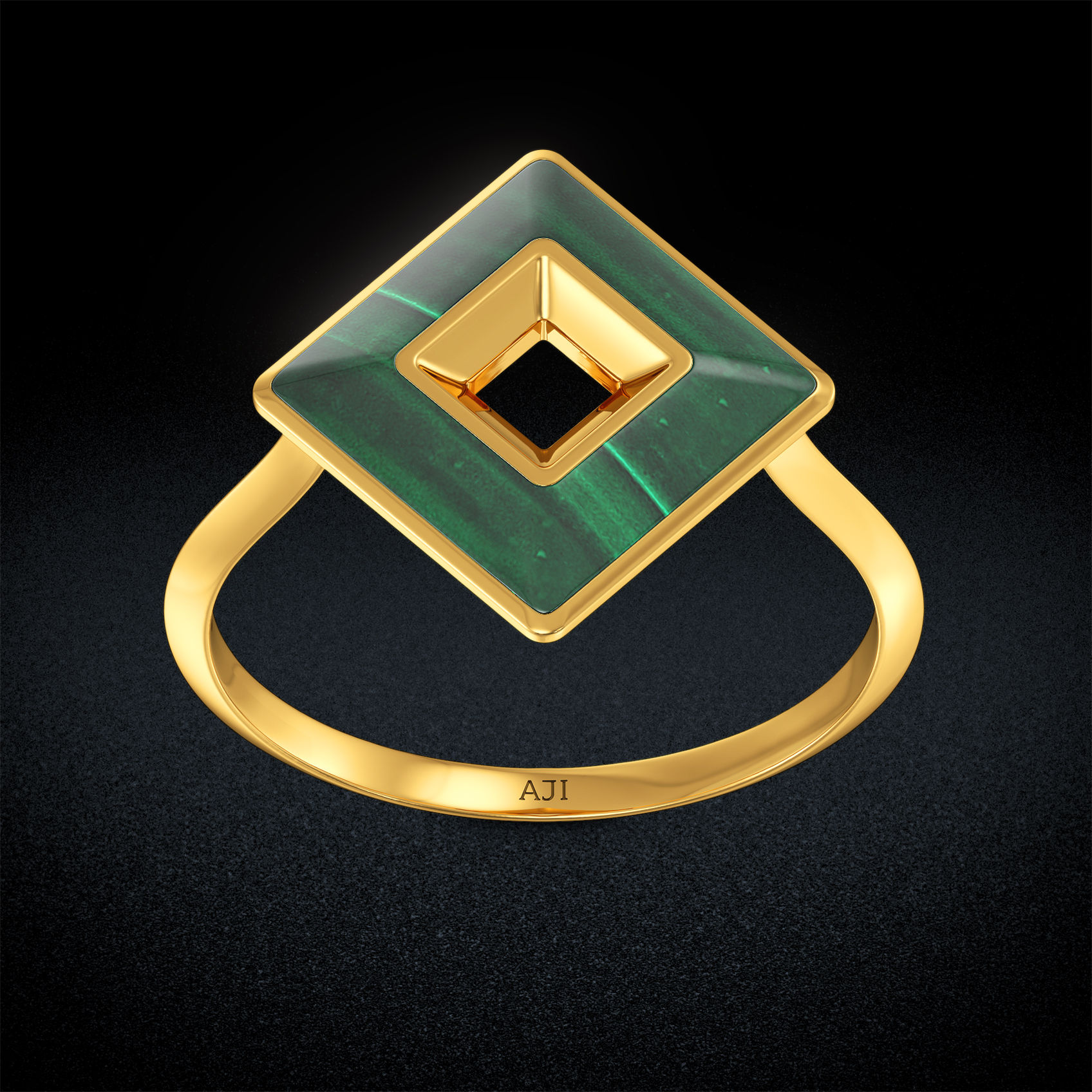 Chic Gold Green Accent Ring image