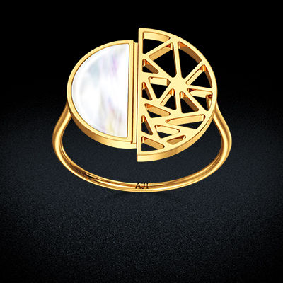 Stylish Gold & Pearl Ring alternate view 2